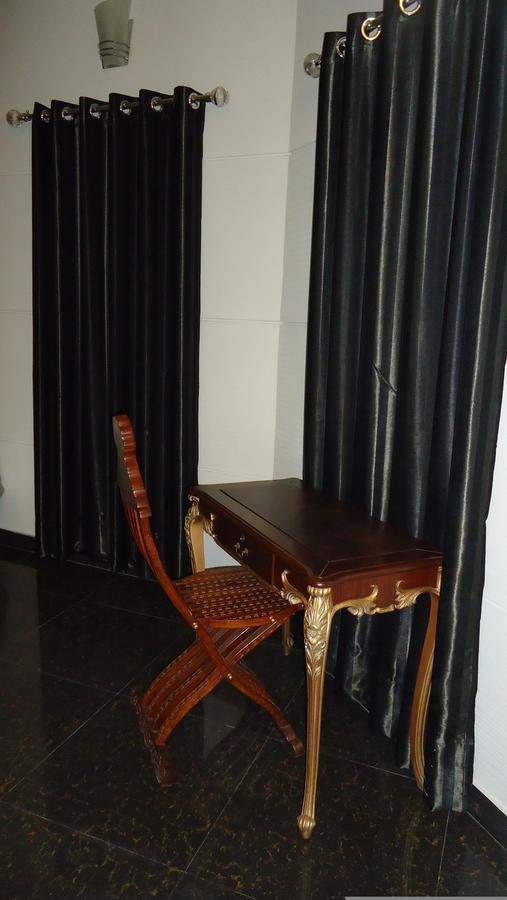 Midway Hotel & Restaurant Sadiqabad Kültér fotó