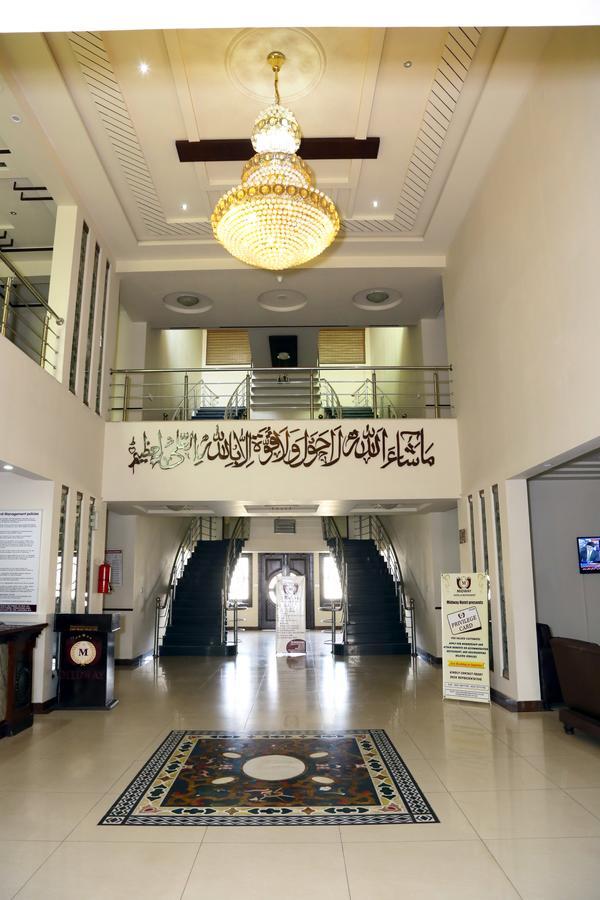 Midway Hotel & Restaurant Sadiqabad Kültér fotó
